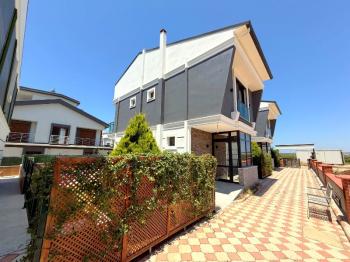 Denize 400 Metre Mesafede Satılık 3+1 Eşyalı Villa