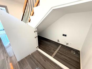 Denize 400 Metre Mesafede Satılık 3+1 Eşyalı Villa