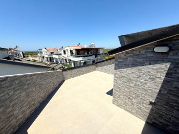 Denize 400 Metre Mesafede Satılık 3+1 Eşyalı Villa