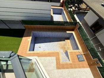 Denize 400 Metre Mesafede Satılık 3+1 Eşyalı Villa