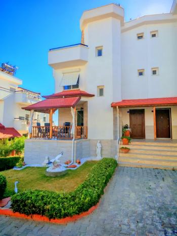 İmbat Koyunda Satılık Villa - Ön Sıra Deniz Manzaralı