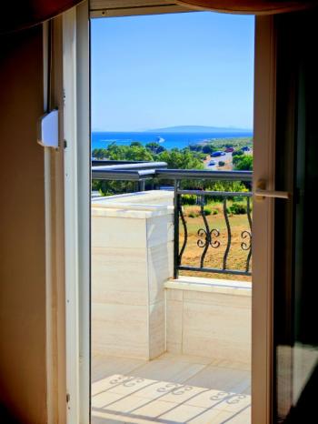 İmbat Koyunda Satılık Villa - Ön Sıra Deniz Manzaralı