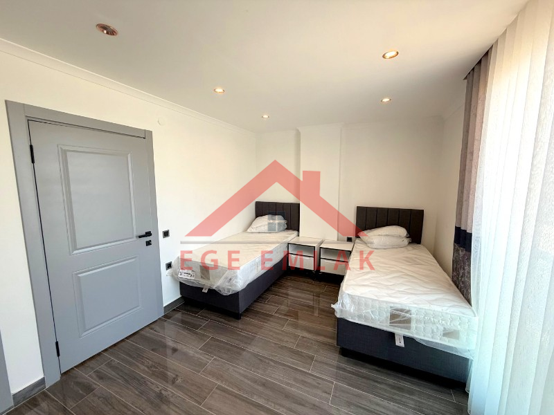 Denize 400 Metre Mesafede Satılık 3+1 Eşyalı Villa