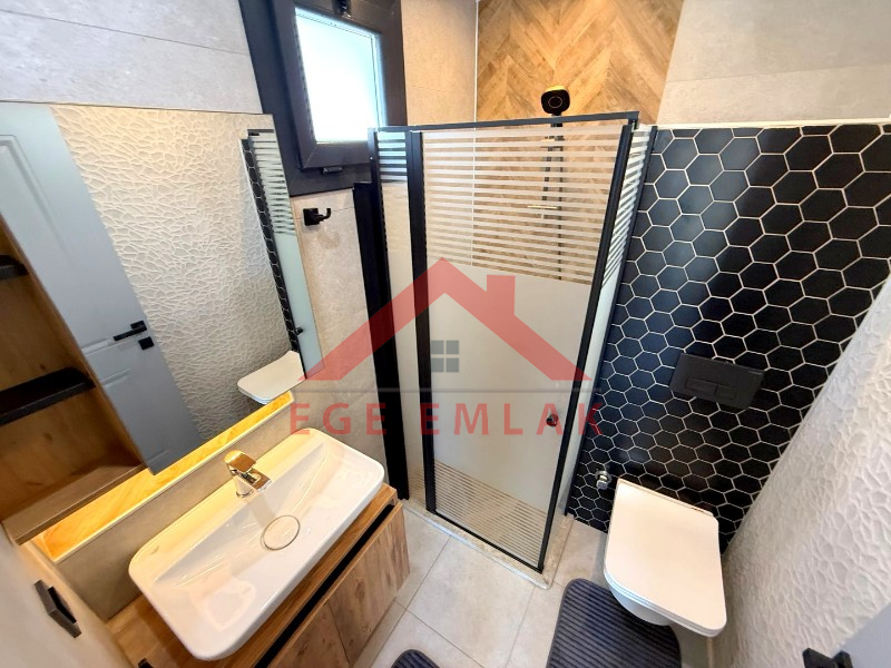 Denize 400 Metre Mesafede Satılık 3+1 Eşyalı Villa