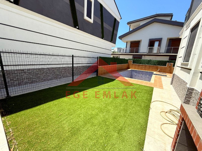 Denize 400 Metre Mesafede Satılık 3+1 Eşyalı Villa