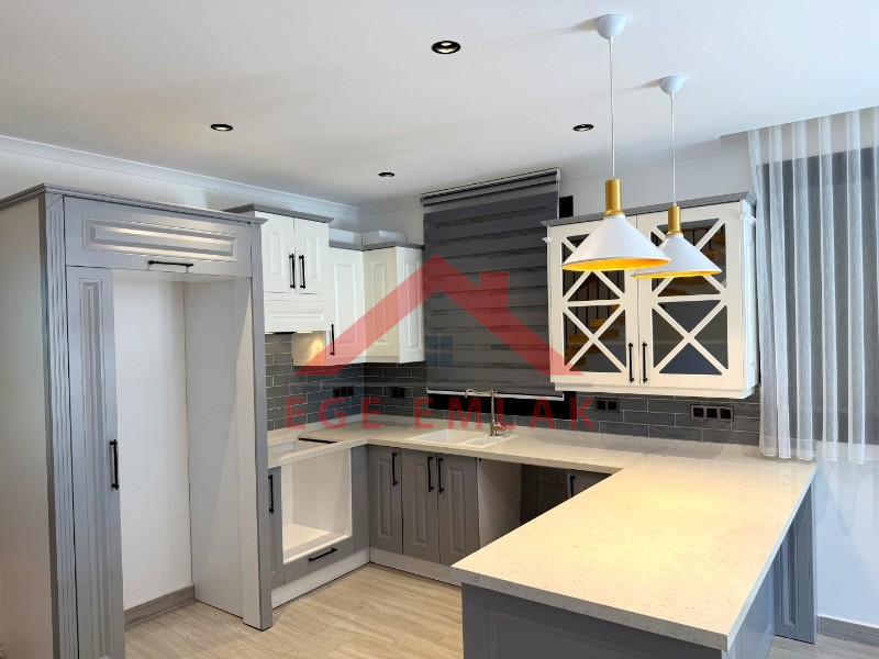 Denize 400 Metre Mesafede Satılık 3+1 Eşyalı Villa