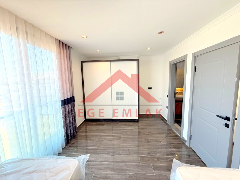 Denize 400 Metre Mesafede Satılık 3+1 Eşyalı Villa