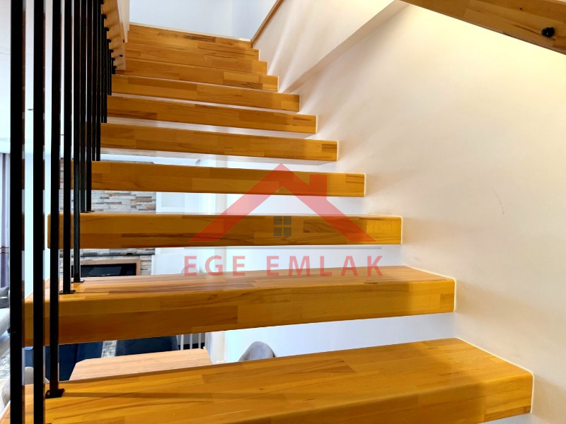 Denize 400 Metre Mesafede Satılık 3+1 Eşyalı Villa