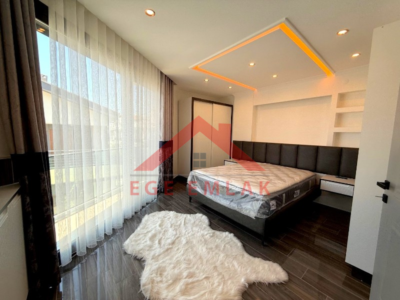 Denize 400 Metre Mesafede Satılık 3+1 Eşyalı Villa
