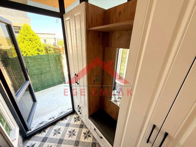 Denize 400 Metre Mesafede Satılık 3+1 Eşyalı Villa