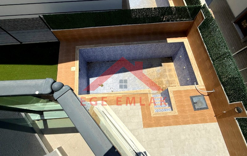Denize 400 Metre Mesafede Satılık 3+1 Eşyalı Villa