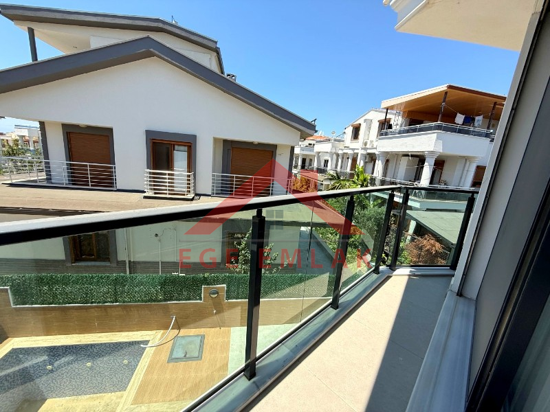 Denize 400 Metre Mesafede Satılık 3+1 Eşyalı Villa