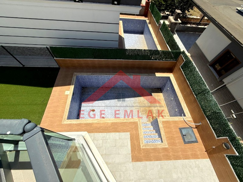 Denize 400 Metre Mesafede Satılık 3+1 Eşyalı Villa