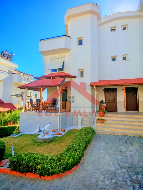 İmbat Koyunda Satılık Villa - Ön Sıra Deniz Manzaralı