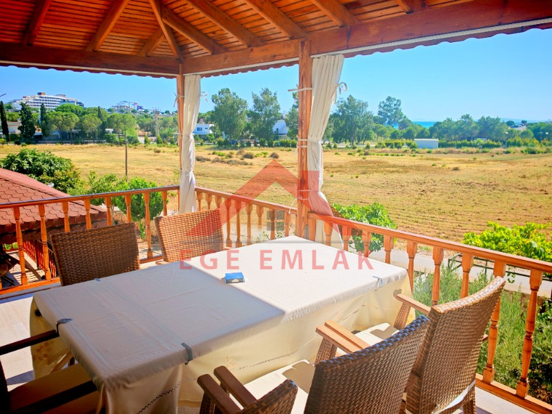 İmbat Koyunda Satılık Villa - Ön Sıra Deniz Manzaralı