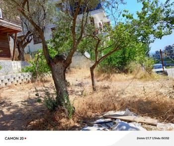 EMLAK HABERCİSİ 'NDEN MUDANYA ÖMERBEY MERKEZDE, DOĞA İLE İÇİÇE, SAHİLE 500 METRE VİLLA İMARLI ARSA