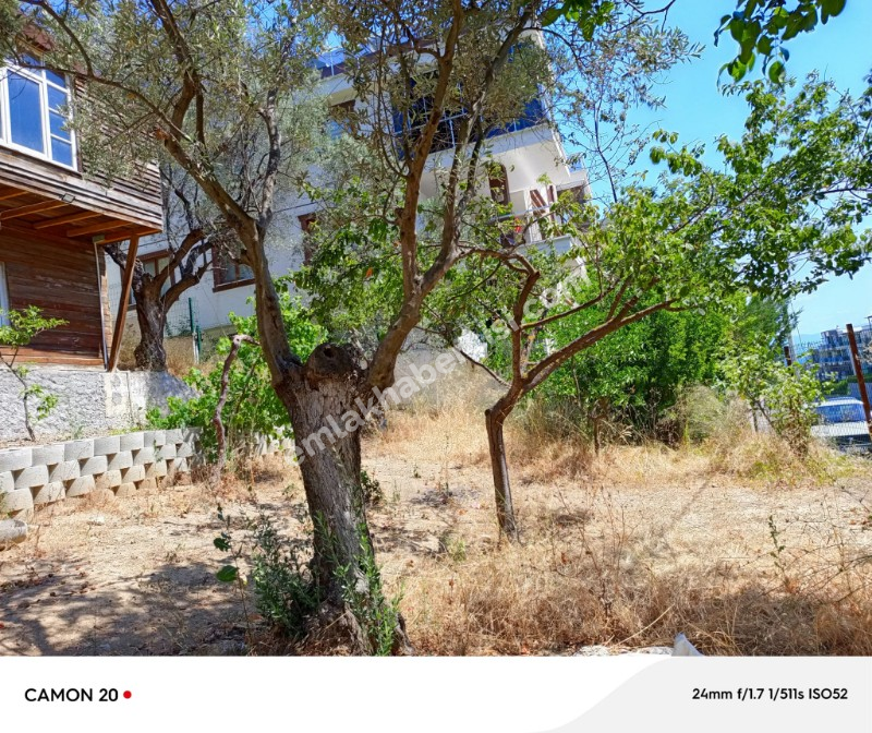 EMLAK HABERCİSİ 'NDEN MUDANYA ÖMERBEY MERKEZDE, DOĞA İLE İÇİÇE, SAHİLE 500 METRE VİLLA İMARLI ARSA