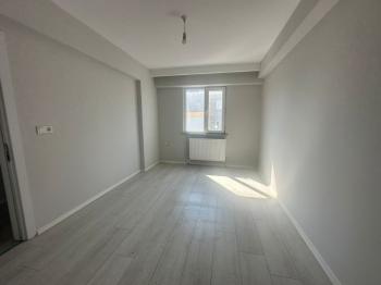 ÇERKEZKÖY DE SİTE İÇERİSİNDE SATILIK ÖN CEPHE DAİRE