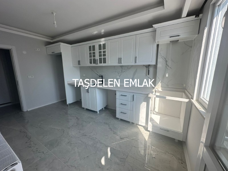 ÇERKEZKÖY DE SİTE İÇERİSİNDE SATILIK ÖN CEPHE DAİRE