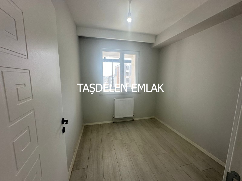 ÇERKEZKÖY DE SİTE İÇERİSİNDE SATILIK ÖN CEPHE DAİRE