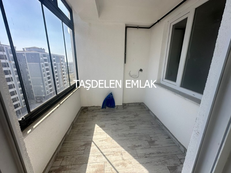 ÇERKEZKÖY DE SİTE İÇERİSİNDE SATILIK ÖN CEPHE DAİRE