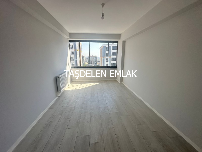 ÇERKEZKÖY DE SİTE İÇERİSİNDE SATILIK ÖN CEPHE DAİRE