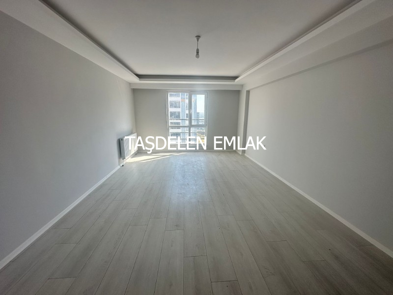 ÇERKEZKÖY DE SİTE İÇERİSİNDE SATILIK ÖN CEPHE DAİRE