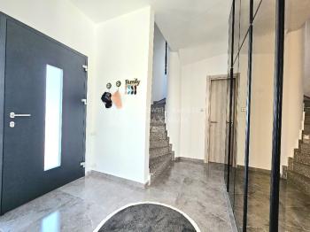 KKTC Girne Çatalköyde Anayola Yakın Lüks Eşyalı Kiralık 3+1 Havuzlu Villa