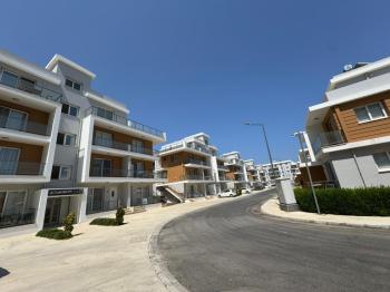 İskele Longbeach’te Denize Yürüme Mesafesinde, Ful Eşyalı, 50 Ay Vade ile  Taşınmaya Hazır 2+1 Daireler Seni Bekliyor