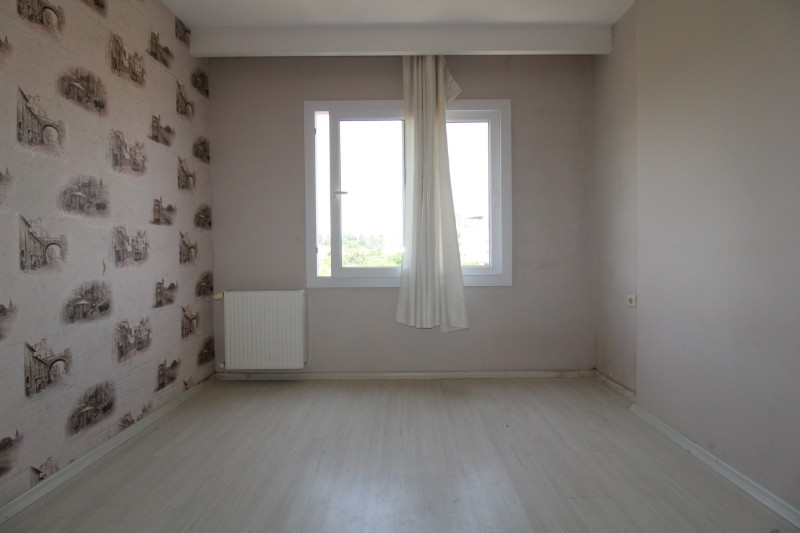 ASLAN'DAN ÜNİ CAD. EMSALLERİNİN ÇOK ALTINDA FIRSAT 2+1 DAİRE