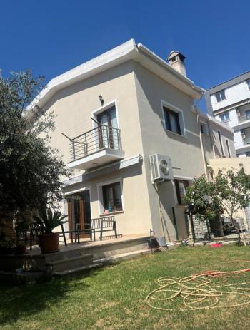 Lefkoşa K.Kaymaklı Bölgesinde SATILIK 3+1 VİLLA