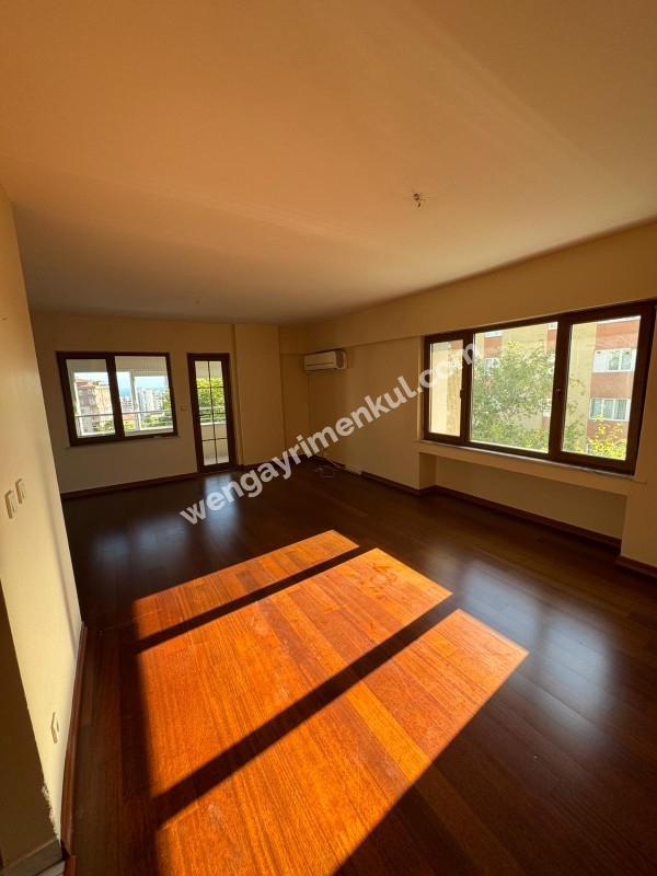 Kartal, Residence 3 + 1 120 m² Site İçi, Yüzme Havuzlu, Elektrikli Araç Sarj İstasyonlu