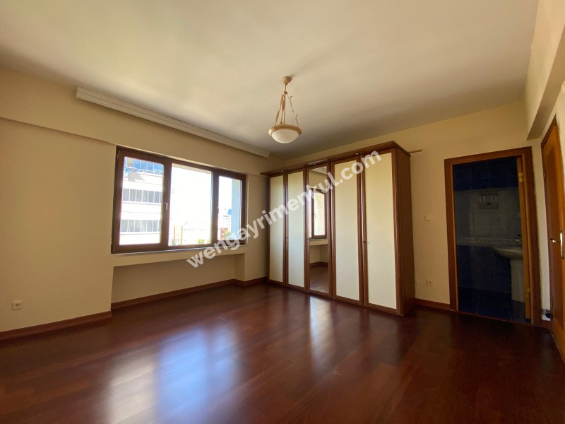 Kartal, Residence 3 + 1 120 m² Site İçi, Yüzme Havuzlu, Elektrikli Araç Sarj İstasyonlu