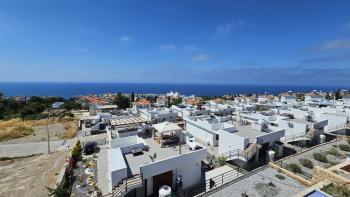 Girne, Esentepe Bölgesinde, Kapanmaz Deniz Manzarasına Sahip, Satılık 3+1 Villa