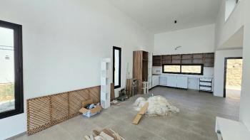 Girne, Esentepe Bölgesinde, Kapanmaz Deniz Manzarasına Sahip, Satılık 3+1 Villa