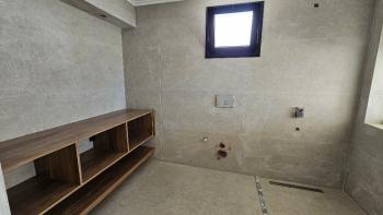 Girne, Esentepe Bölgesinde, Kapanmaz Deniz Manzarasına Sahip, Satılık 3+1 Villa