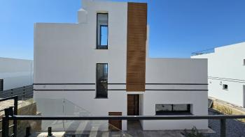 Girne, Esentepe Bölgesinde, Kapanmaz Deniz Manzarasına Sahip, Satılık 3+1 Villa