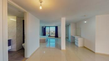 KKTC Girne Merkezde Site İçerisinde Özel Teras Yüzme Havuzlu Kiralık 4+1 Tripleks Penthouse