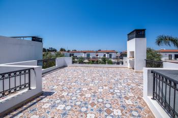 Kıbrıs Girne Doğanköy Bölgesinde Site İçerisinde Satılık Lüx 3+1 Müstakil Villa