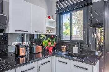 Kıbrıs Girne Doğanköy Bölgesinde Site İçerisinde Satılık Lüx 3+1 Müstakil Villa