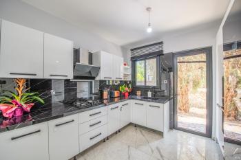 Kıbrıs Girne Doğanköy Bölgesinde Site İçerisinde Satılık Lüx 3+1 Müstakil Villa