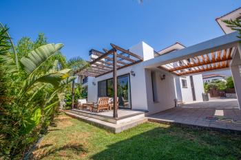 Kıbrıs Girne Doğanköy Bölgesinde Site İçerisinde Satılık Lüx 3+1 Müstakil Villa