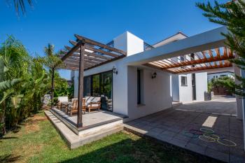 Kıbrıs Girne Doğanköy Bölgesinde Site İçerisinde Satılık Lüx 3+1 Müstakil Villa