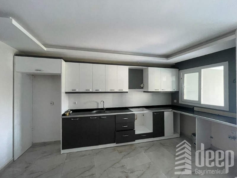 DEEP'TEN GENİŞ OTURUMLU DENİZE YÜRÜME MESAFESİNDE 3+1 DAİRE