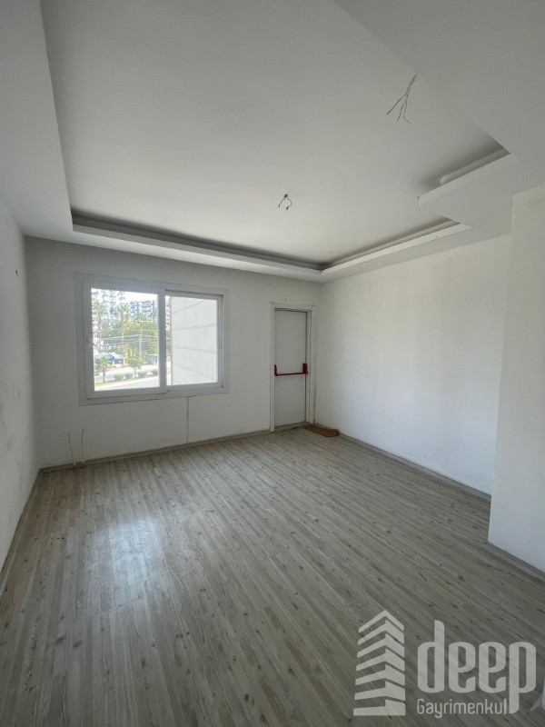 DEEP'TEN GENİŞ OTURUMLU DENİZE YÜRÜME MESAFESİNDE 3+1 DAİRE