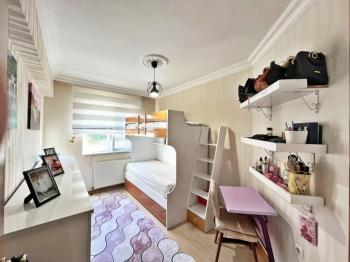 ALTIAĞAÇ MAH  ÇOK  BAKIMLI VE 130 M2 KARE SATILIK 3+1 DAİRE 