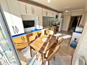 ALTIAĞAÇ MAH  ÇOK  BAKIMLI VE 130 M2 KARE SATILIK 3+1 DAİRE 