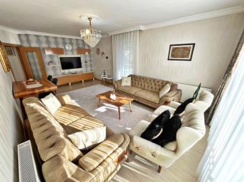 ALTIAĞAÇ MAH  ÇOK  BAKIMLI VE 130 M2 KARE SATILIK 3+1 DAİRE 