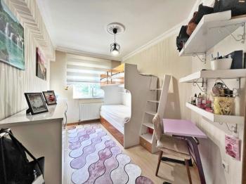 ALTIAĞAÇ MAH  ÇOK  BAKIMLI VE 130 M2 KARE SATILIK 3+1 DAİRE 