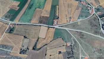 GÜVENAY – ÇORUM MERKEZ BUĞDÜZ KÖYÜ–YOL KENARI SATILIK TARLA